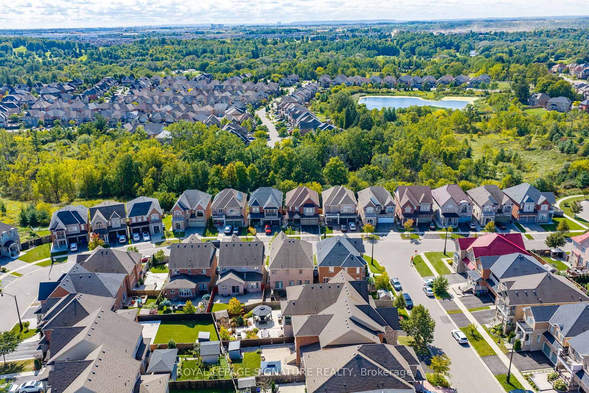 Photo 49 of 23 Arrowpoint Drive, Brampton, Credit Valley — HOMEH