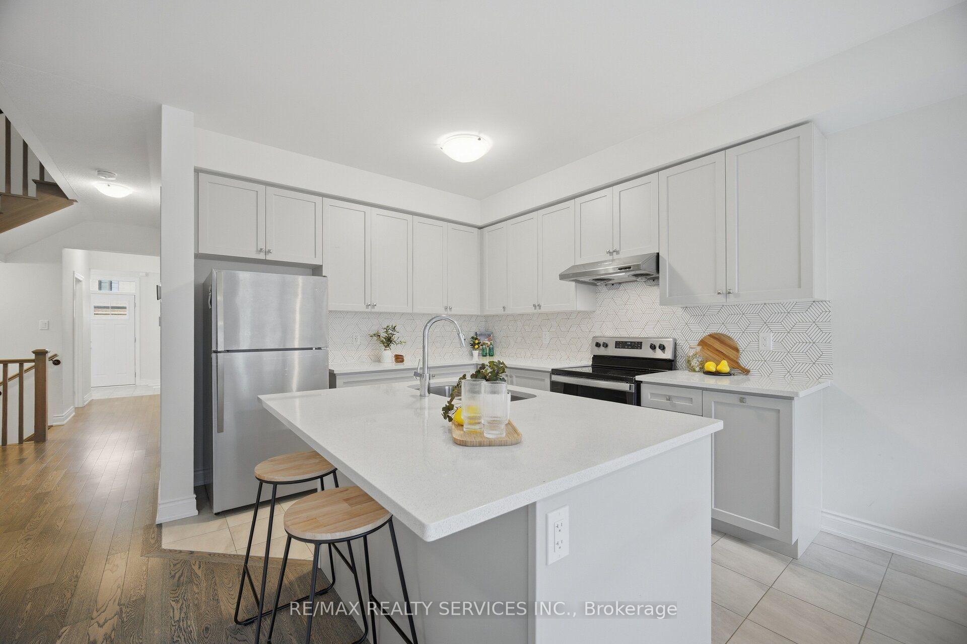 Photo 4 of 34 Lipscott Drive, Caledon, Rural Caledon — HOMEH
