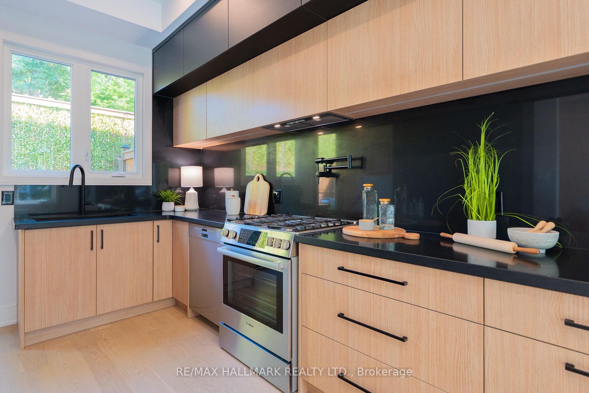 Photo 10 of 22 Harriet Street, Toronto, South Riverdale — HOMEH