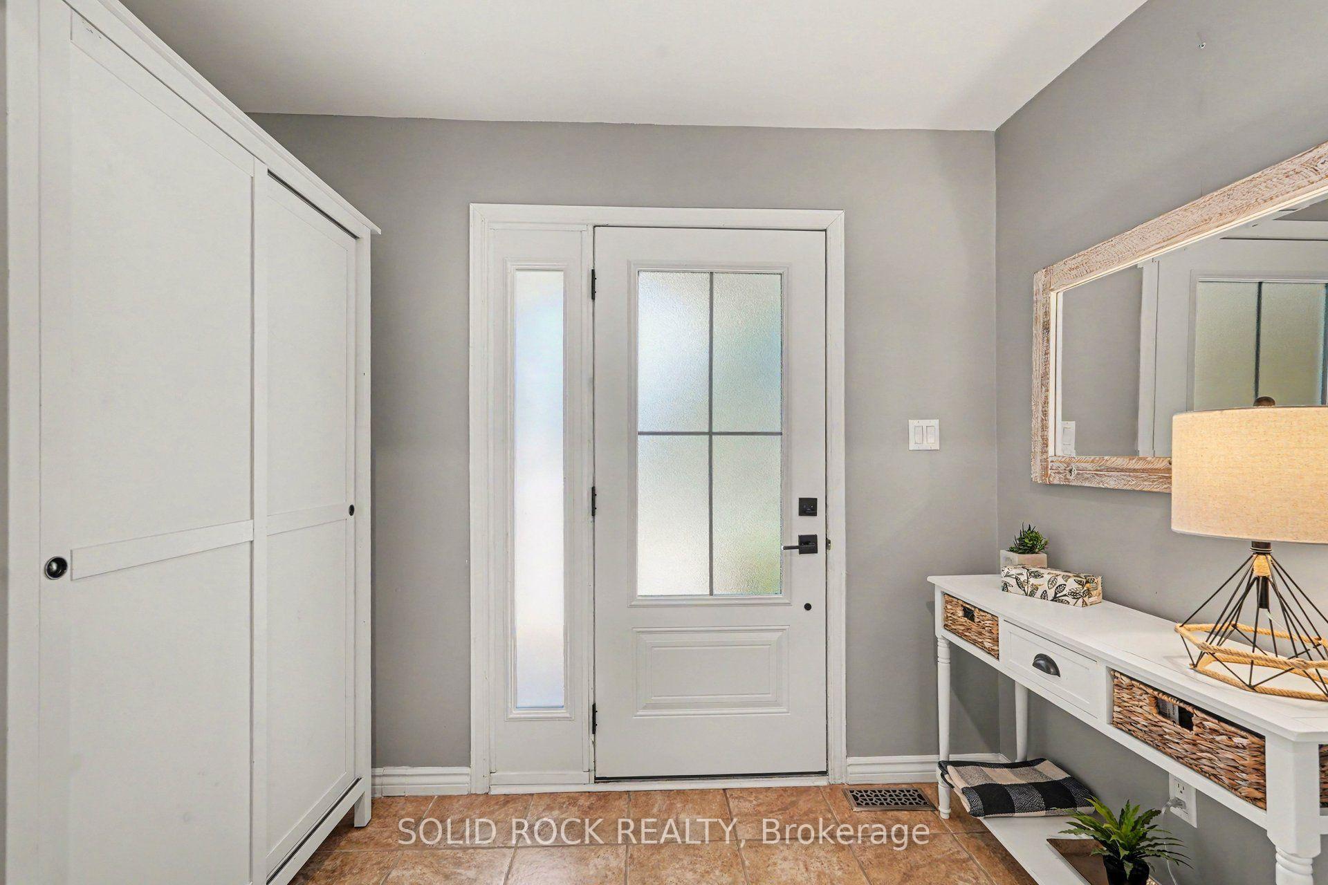 Photo 5 of 742 Merkley Drive, Ottawa, Fallingbrook/Pineridge — HOMEH