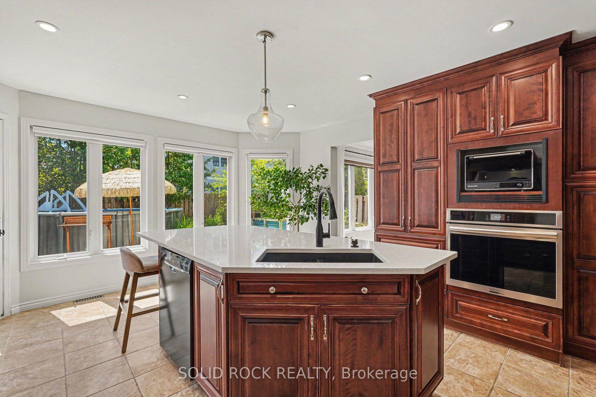 Photo 18 of 742 Merkley Drive, Ottawa, Fallingbrook/Pineridge — HOMEH