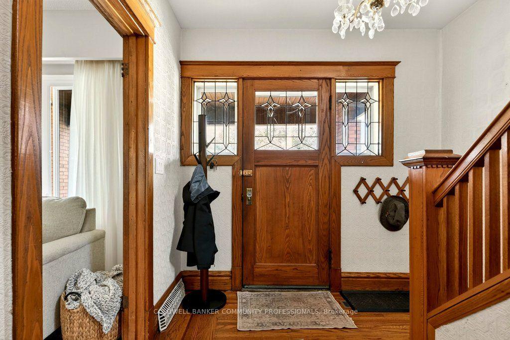 Photo 8 of 243 Grosvenor Avenue S, Hamilton, Delta — HOMEH