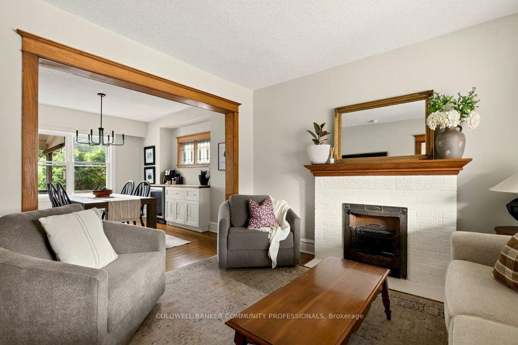 Photo 9 of 243 Grosvenor Avenue S, Hamilton, Delta — HOMEH