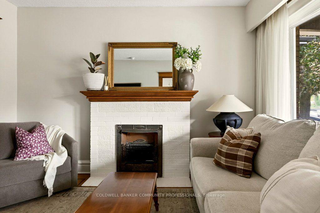 Photo 10 of 243 Grosvenor Avenue S, Hamilton, Delta — HOMEH