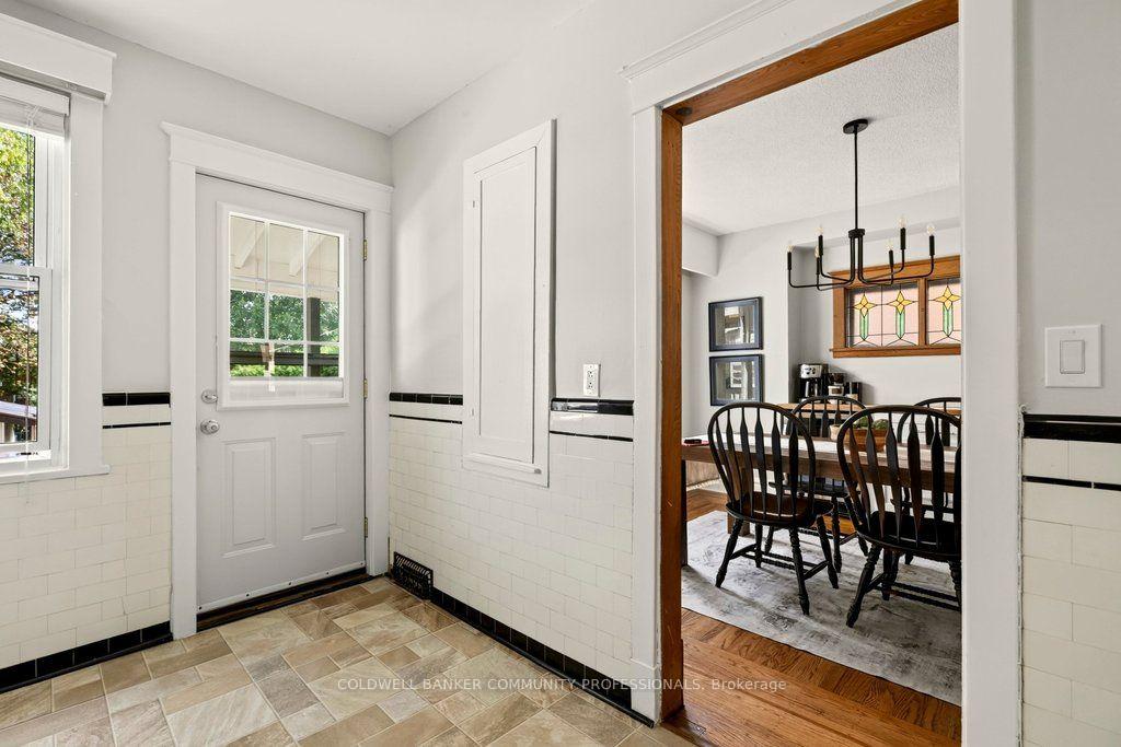 Photo 20 of 243 Grosvenor Avenue S, Hamilton, Delta — HOMEH