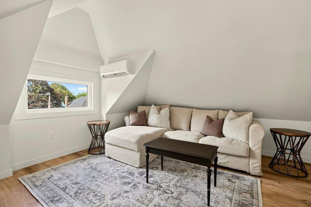 Photo 41 of 243 Grosvenor Avenue S, Hamilton, Delta — HOMEH