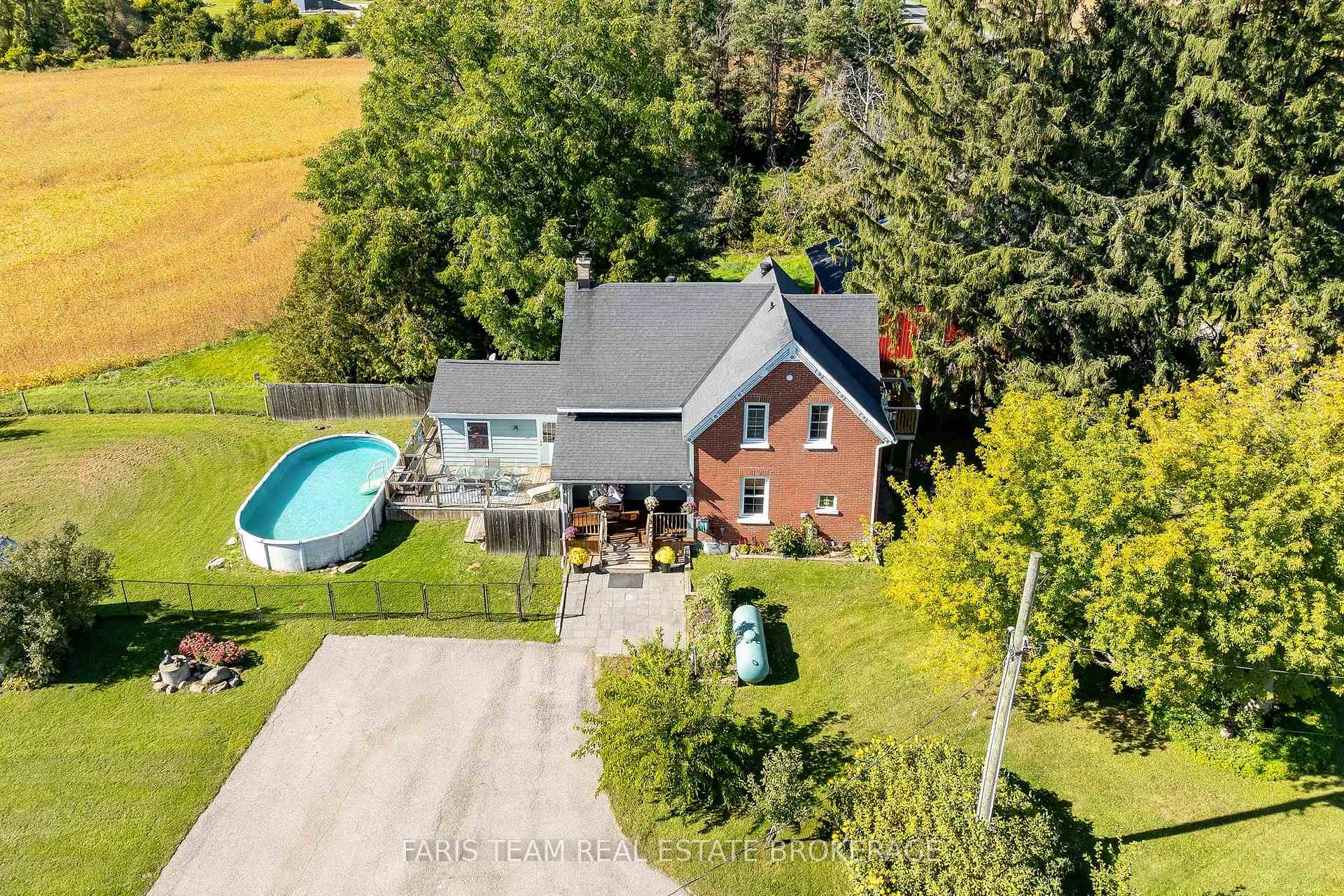 Photo 2 of 1346 Penetanguishene Road, Springwater, Rural Springwater — HOMEH