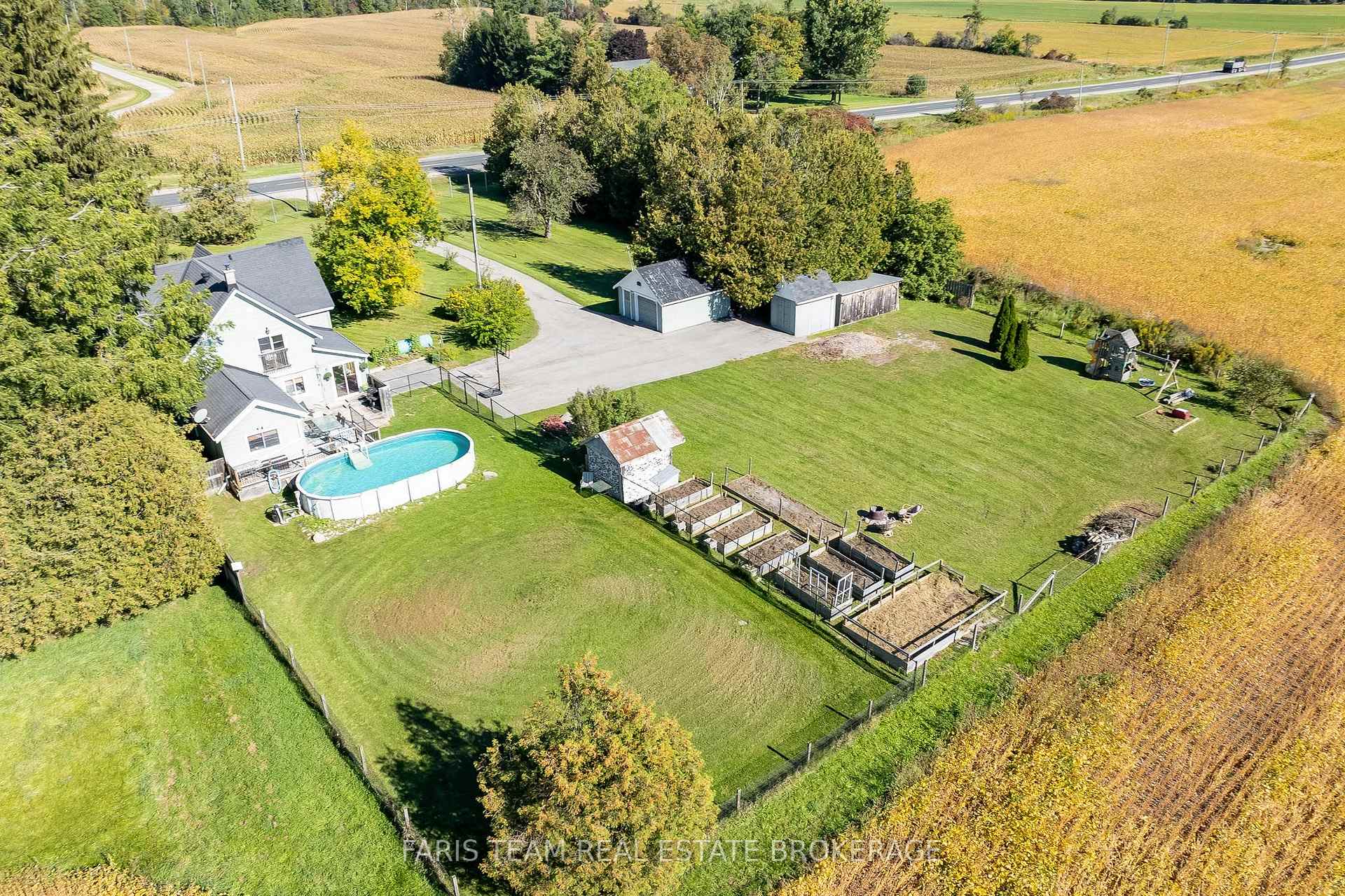 Photo 3 of 1346 Penetanguishene Road, Springwater, Rural Springwater — HOMEH