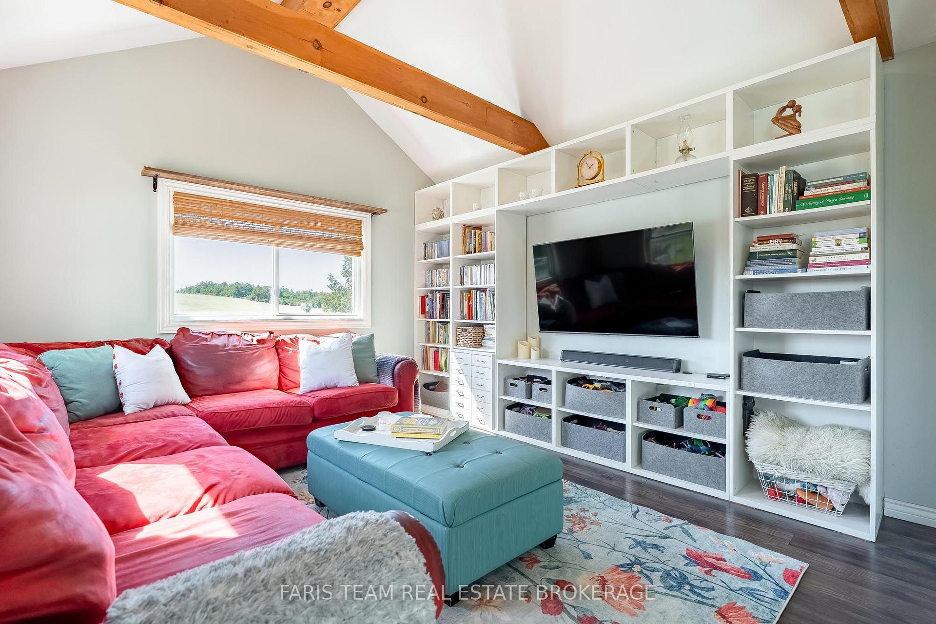 Photo 17 of 1346 Penetanguishene Road, Springwater, Rural Springwater — HOMEH