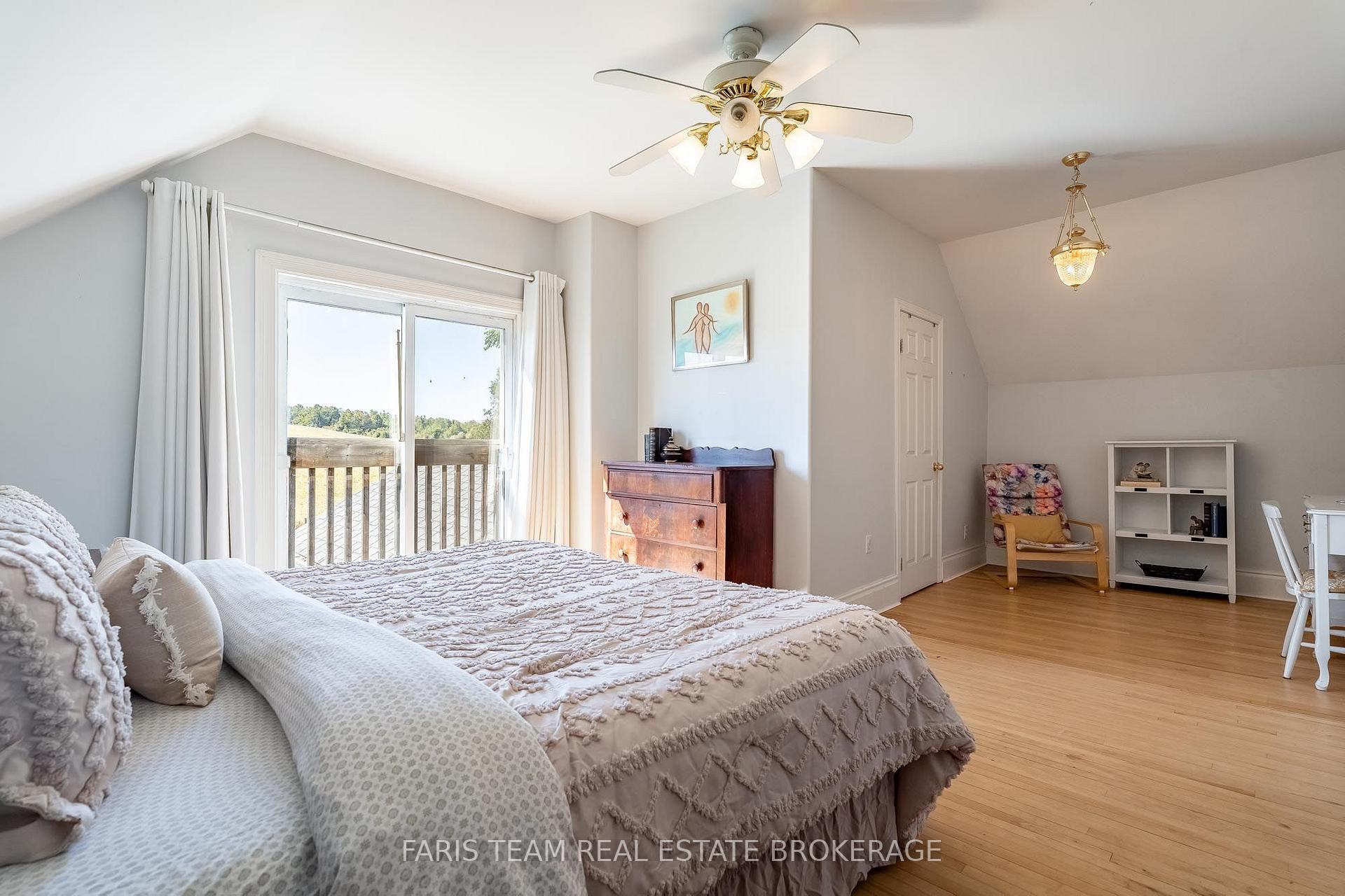 Photo 21 of 1346 Penetanguishene Road, Springwater, Rural Springwater — HOMEH
