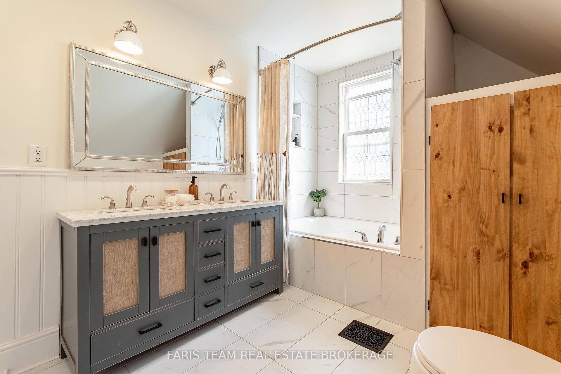 Photo 25 of 1346 Penetanguishene Road, Springwater, Rural Springwater — HOMEH