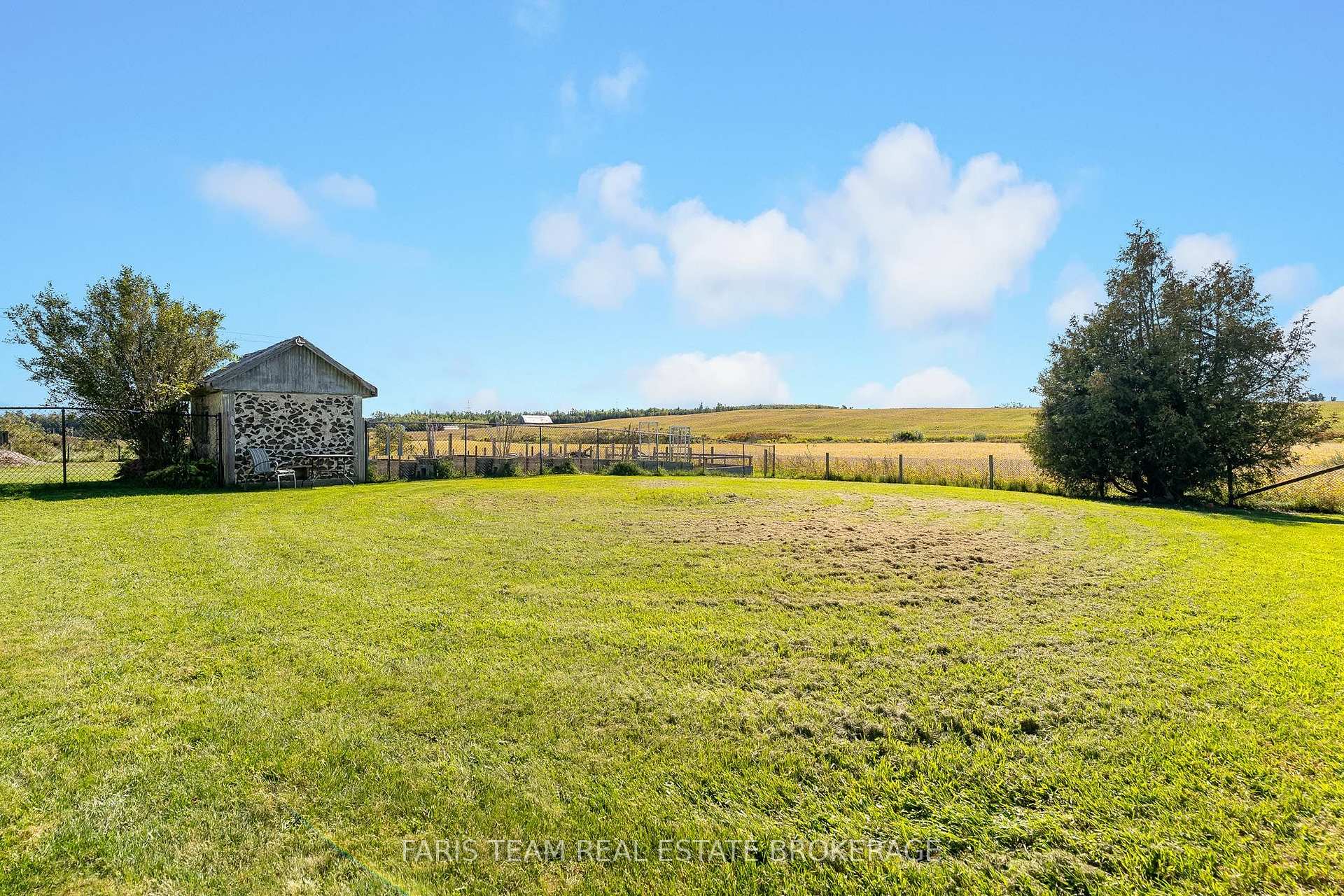 Photo 31 of 1346 Penetanguishene Road, Springwater, Rural Springwater — HOMEH