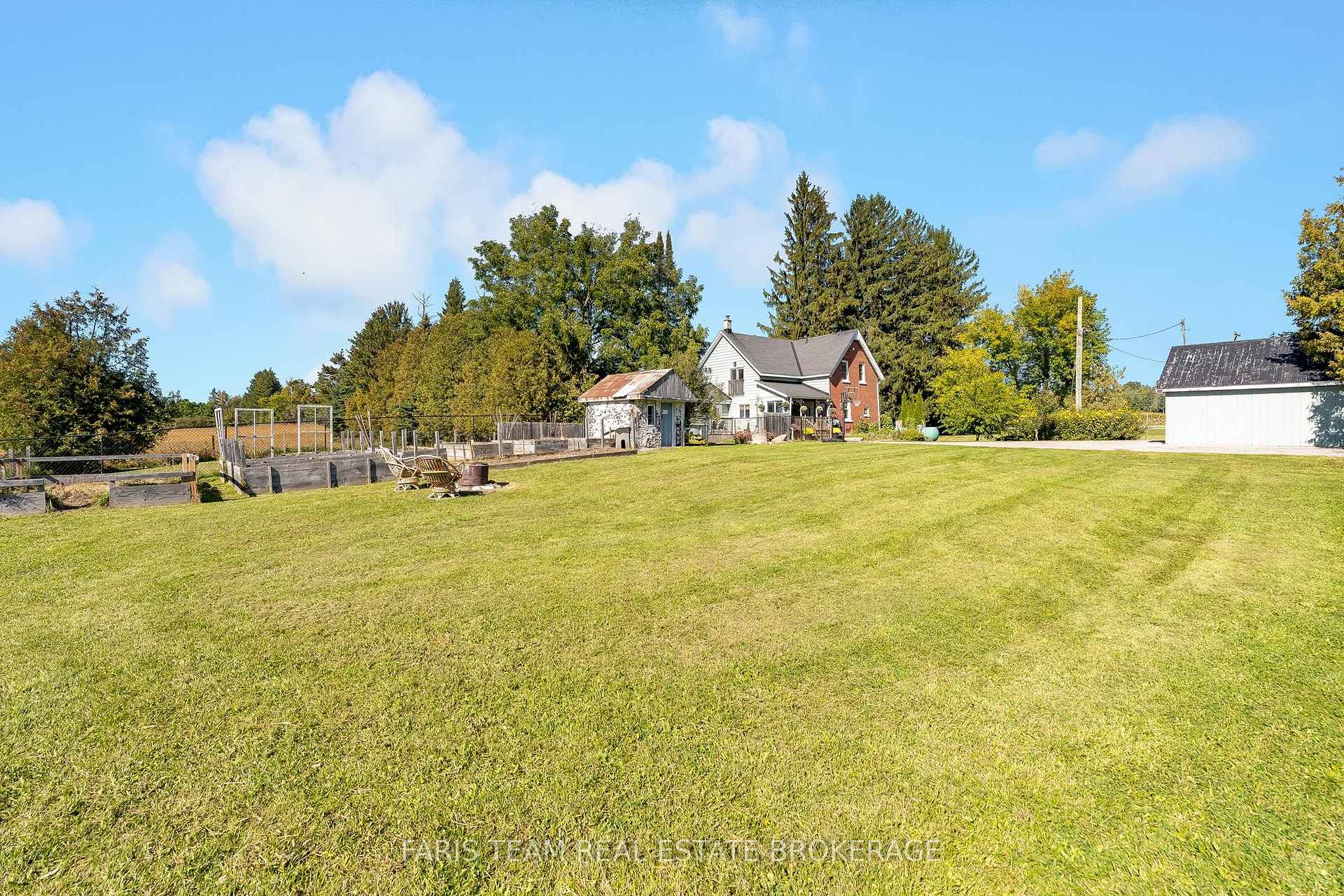 Photo 32 of 1346 Penetanguishene Road, Springwater, Rural Springwater — HOMEH