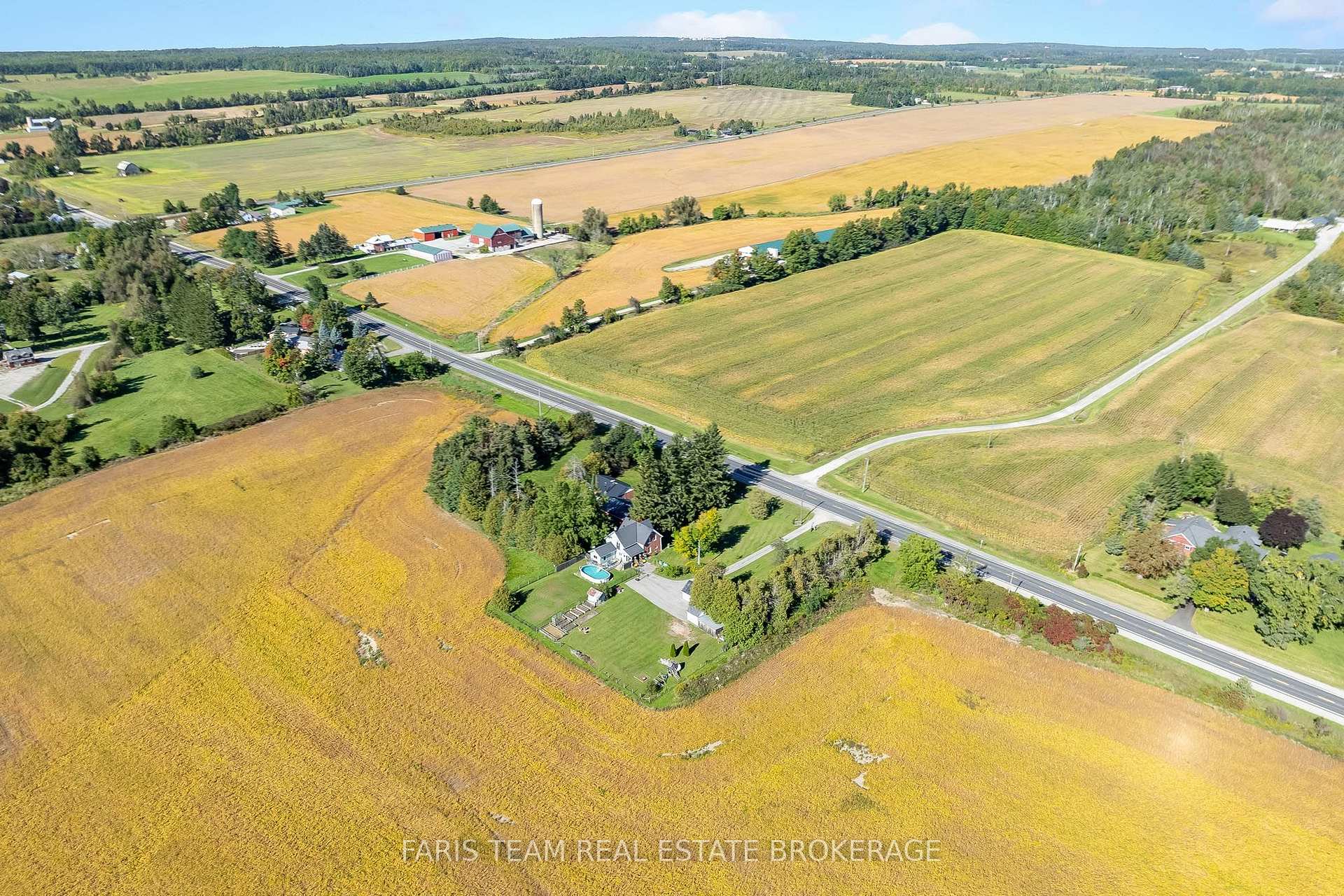 Photo 33 of 1346 Penetanguishene Road, Springwater, Rural Springwater — HOMEH