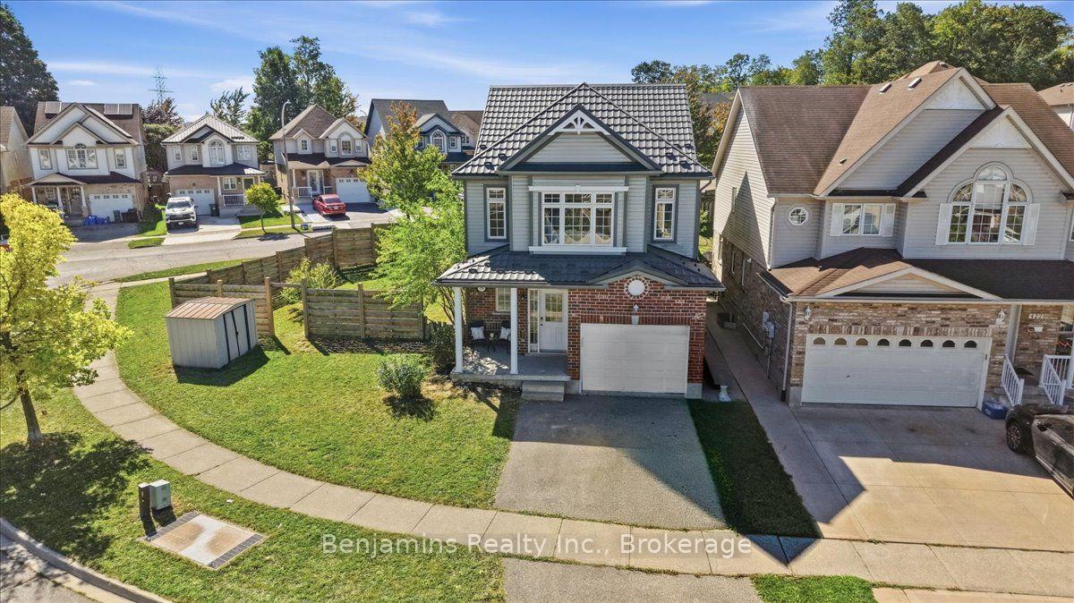Photo 1 of 430 Mountain Laurel Crescent, Kitchener, Larentian West — HOMEH