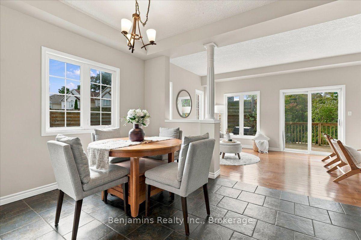 Photo 9 of 430 Mountain Laurel Crescent, Kitchener, Larentian West — HOMEH