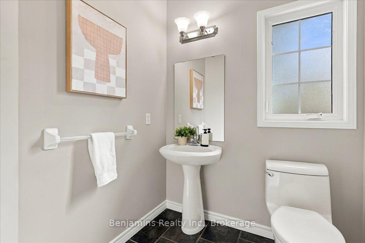 Photo 21 of 430 Mountain Laurel Crescent, Kitchener, Larentian West — HOMEH