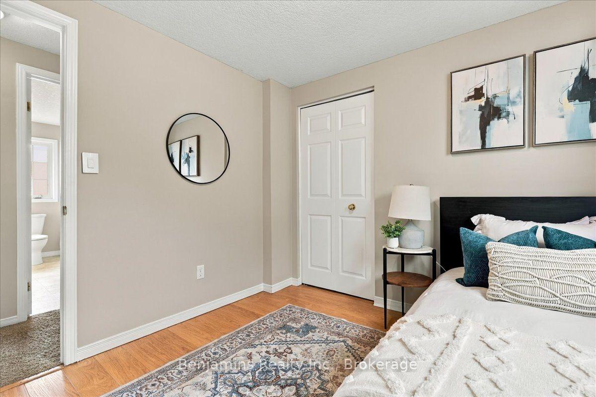 Photo 36 of 430 Mountain Laurel Crescent, Kitchener, Larentian West — HOMEH
