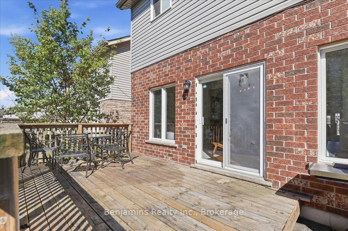 Photo 42 of 430 Mountain Laurel Crescent, Kitchener, Larentian West — HOMEH