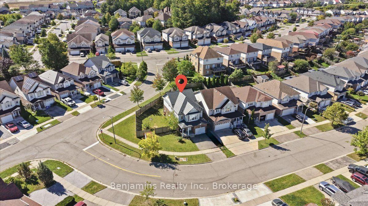 Photo 44 of 430 Mountain Laurel Crescent, Kitchener, Larentian West — HOMEH