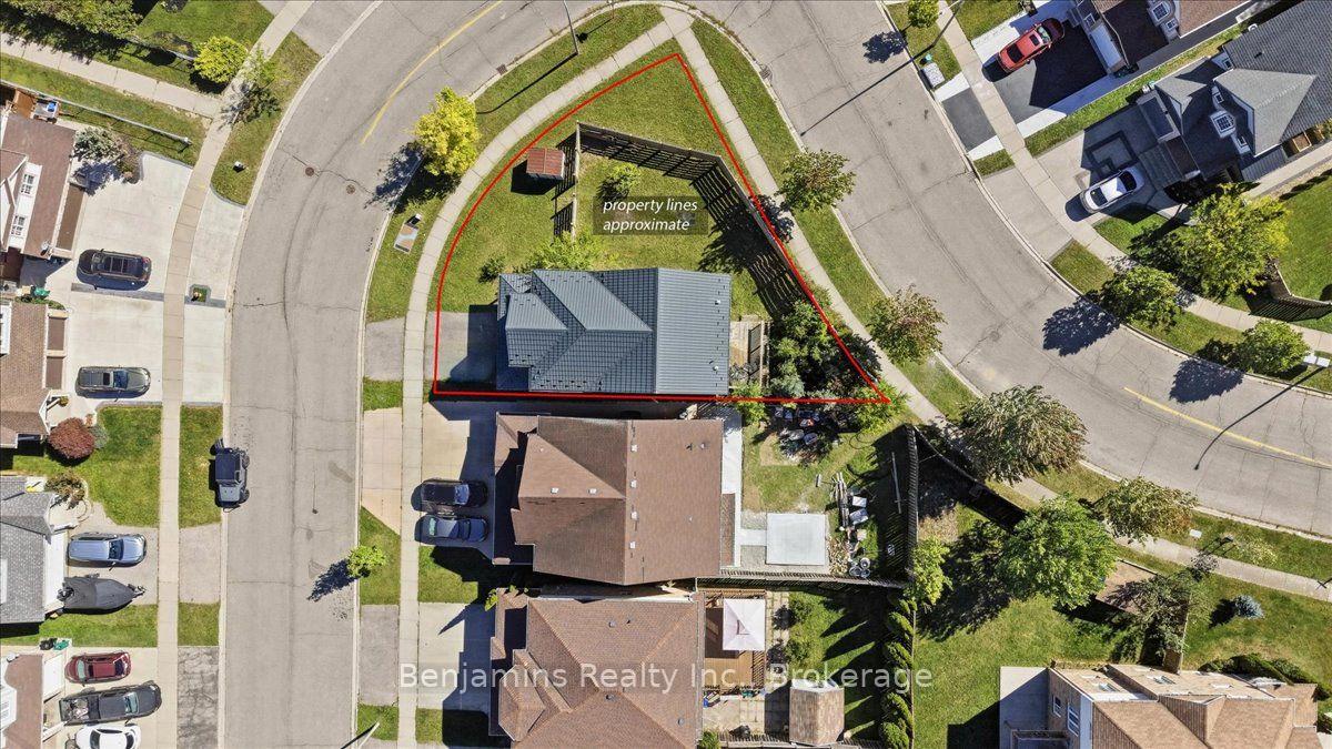 Photo 46 of 430 Mountain Laurel Crescent, Kitchener, Larentian West — HOMEH