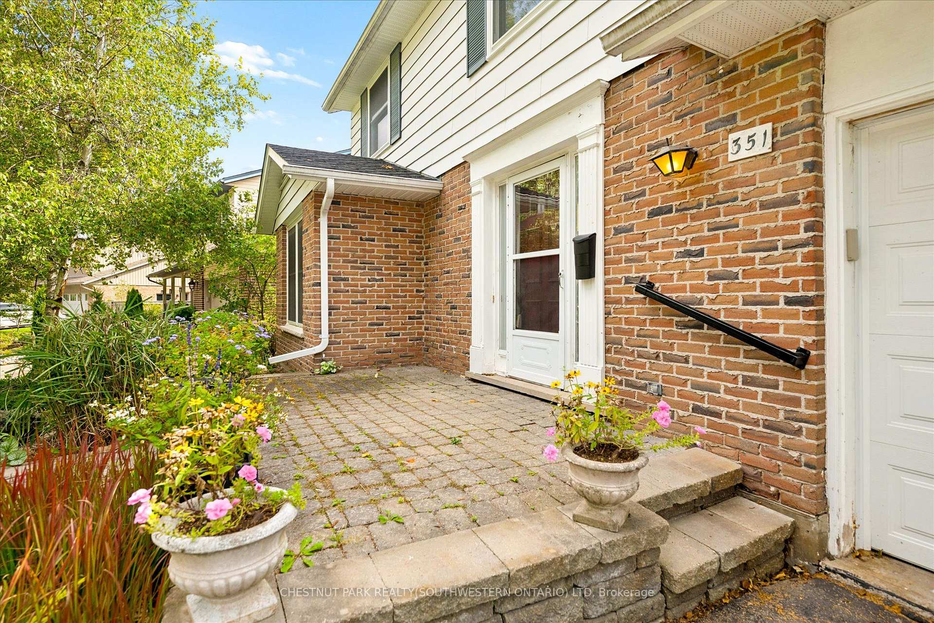 Photo 5 of 351 Craigleith Drive, Waterloo, Beechwood — HOMEH