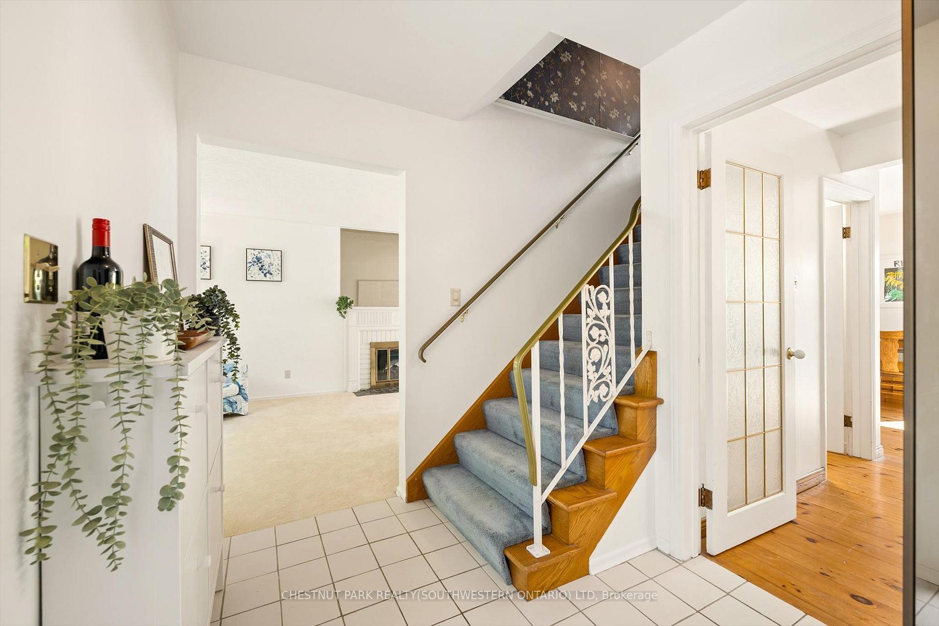 Photo 7 of 351 Craigleith Drive, Waterloo, Beechwood — HOMEH