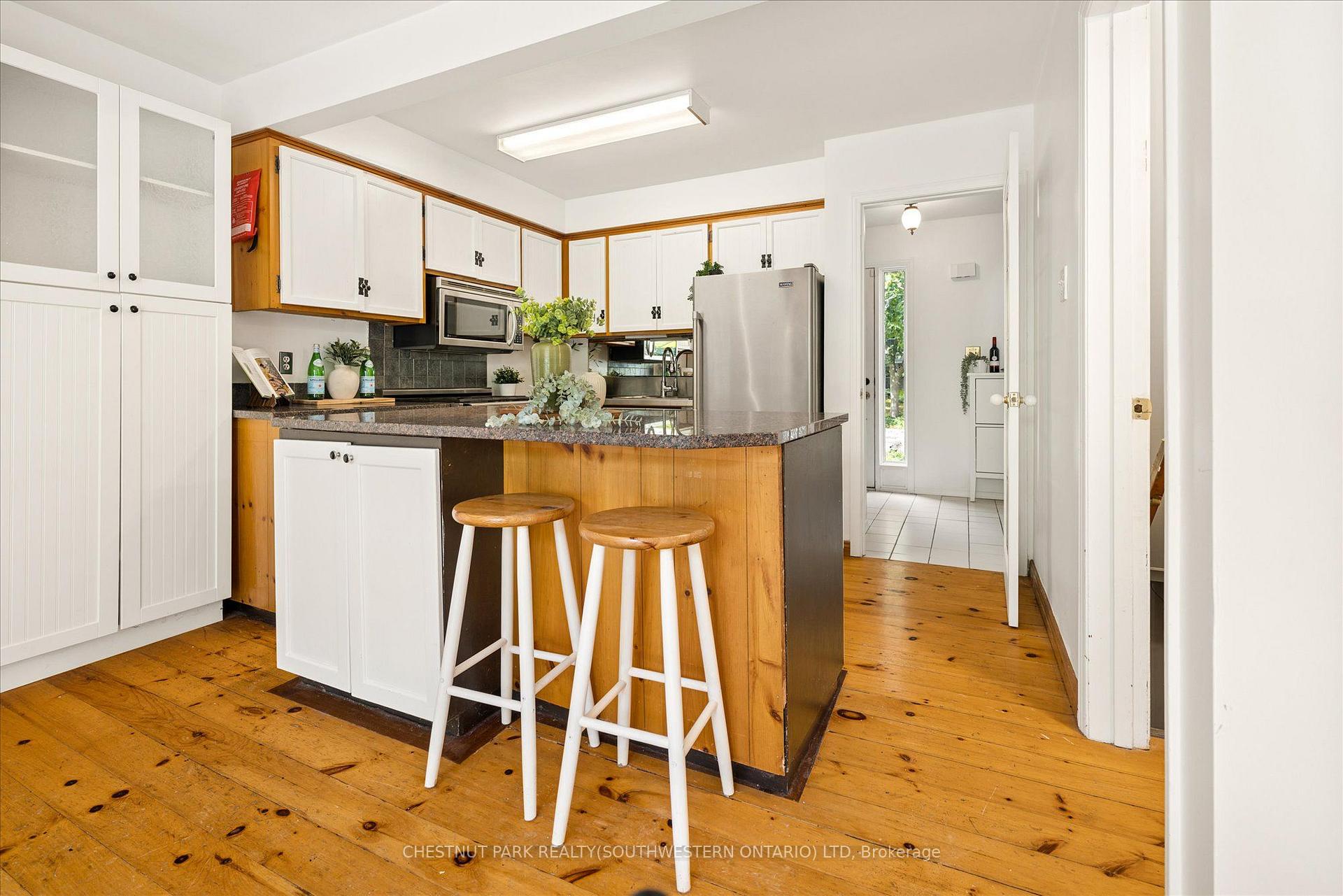 Photo 13 of 351 Craigleith Drive, Waterloo, Beechwood — HOMEH