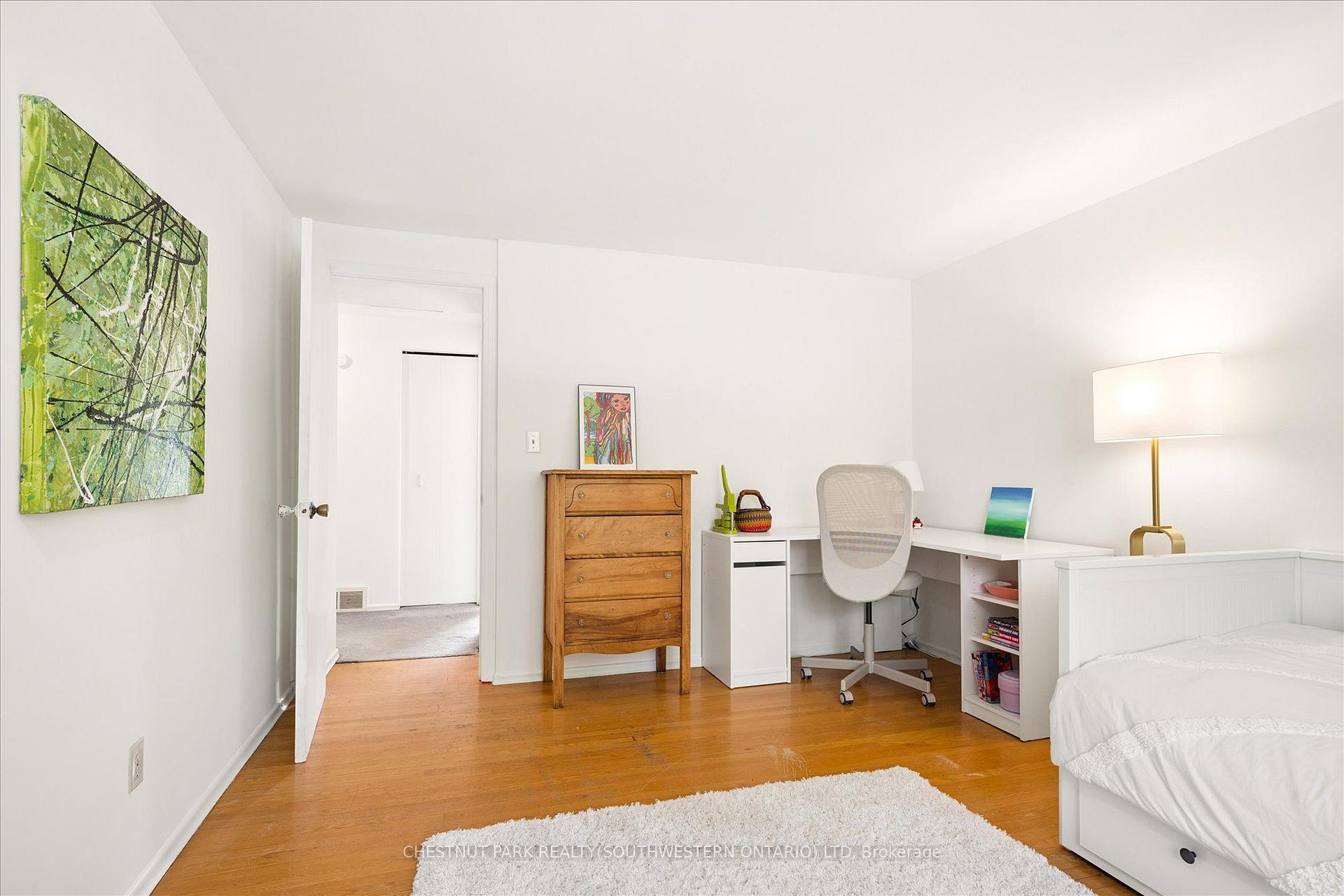 Photo 32 of 351 Craigleith Drive, Waterloo, Beechwood — HOMEH
