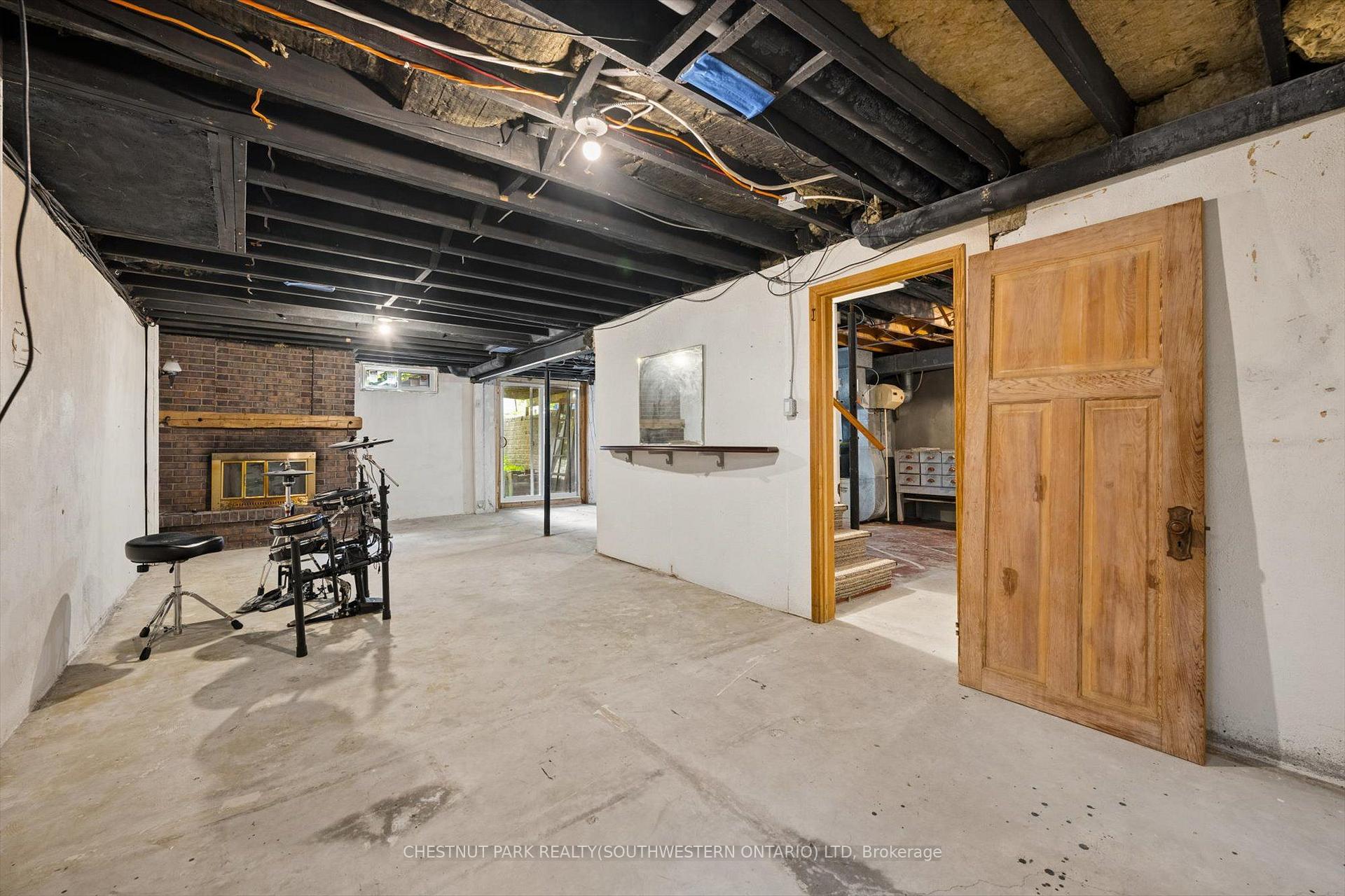 Photo 33 of 351 Craigleith Drive, Waterloo, Beechwood — HOMEH