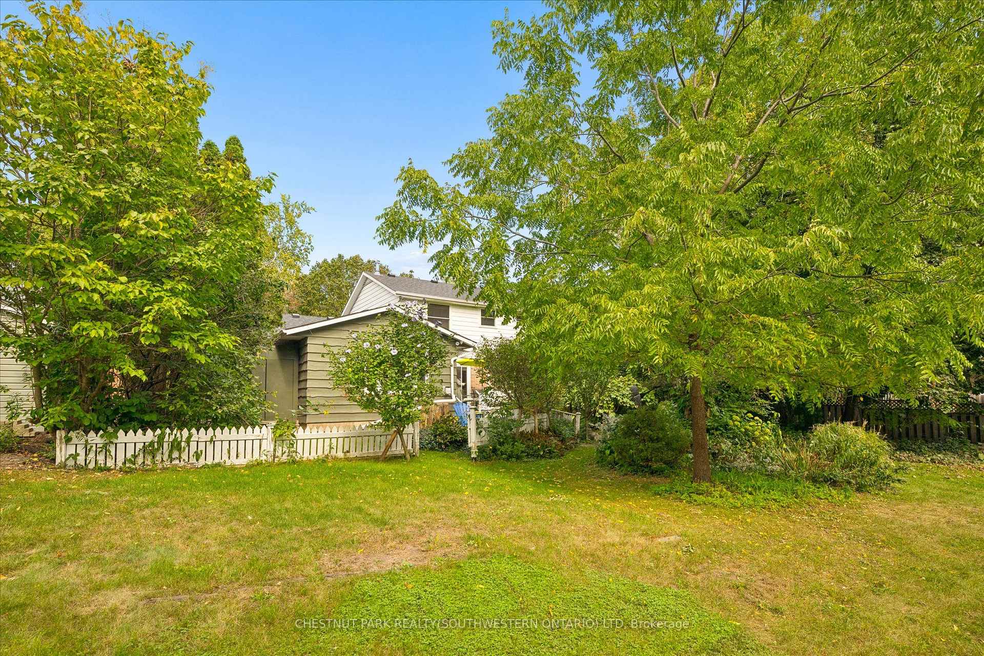 Photo 42 of 351 Craigleith Drive, Waterloo, Beechwood — HOMEH