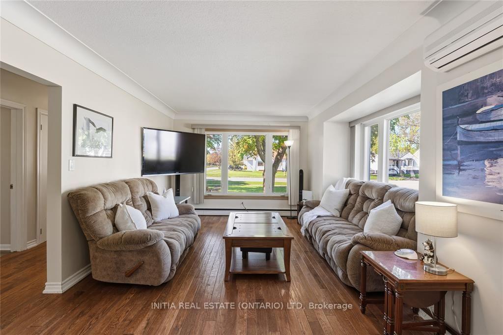 Photo 12 of 755 Talfourd Street, Sarnia — HOMEH