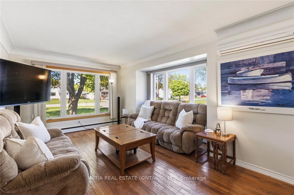 Photo 13 of 755 Talfourd Street, Sarnia — HOMEH