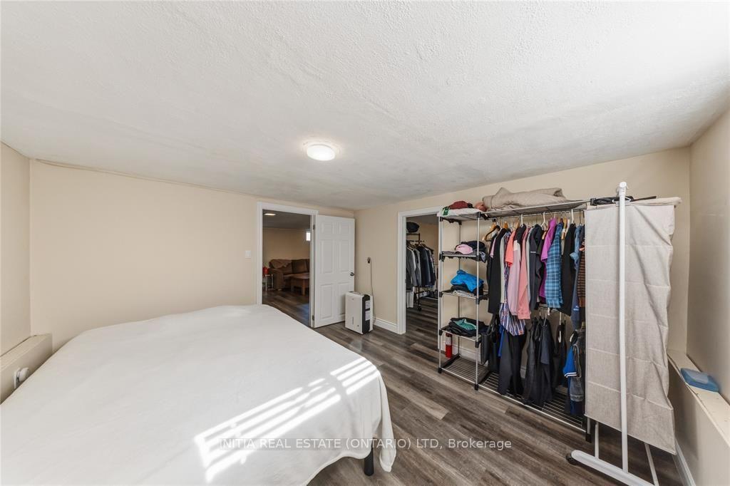Photo 36 of 755 Talfourd Street, Sarnia — HOMEH