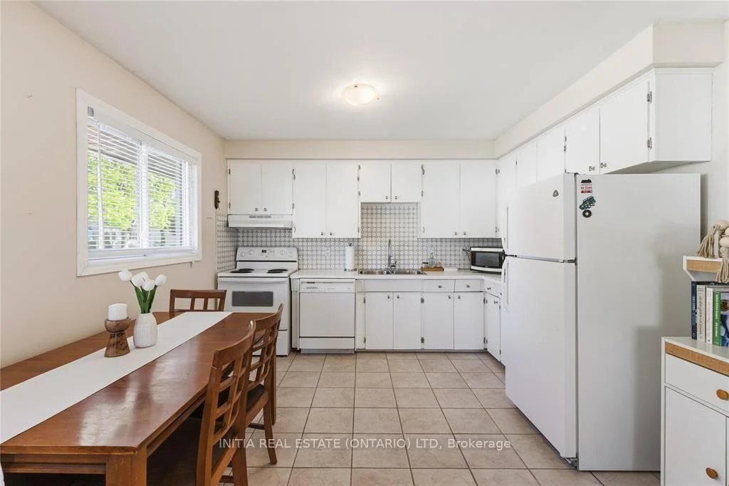 Photo 6 of 755 Talfourd Street, Sarnia — HOMEH