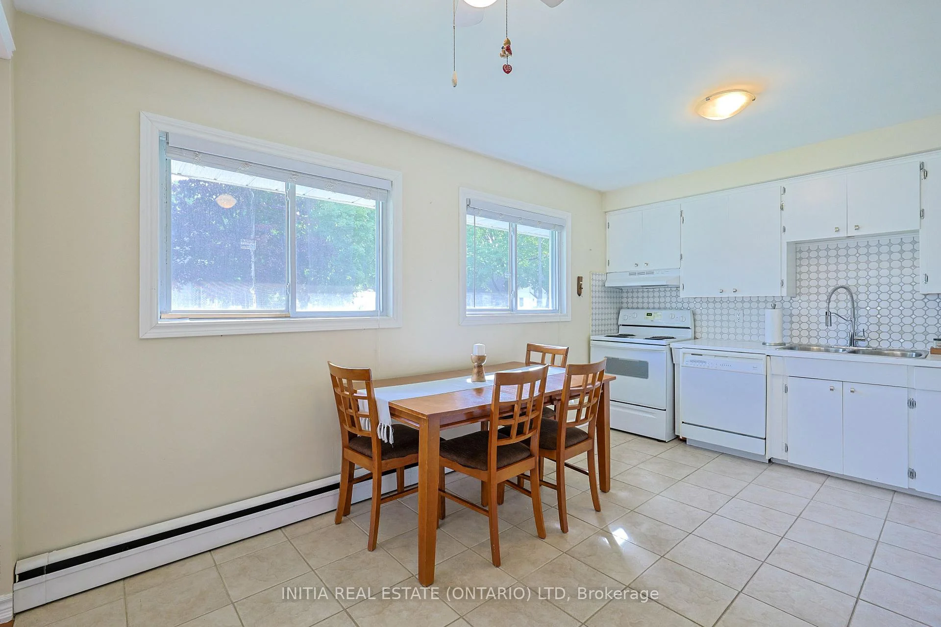 Photo 18 of 755 Talfourd Street, Sarnia — HOMEH