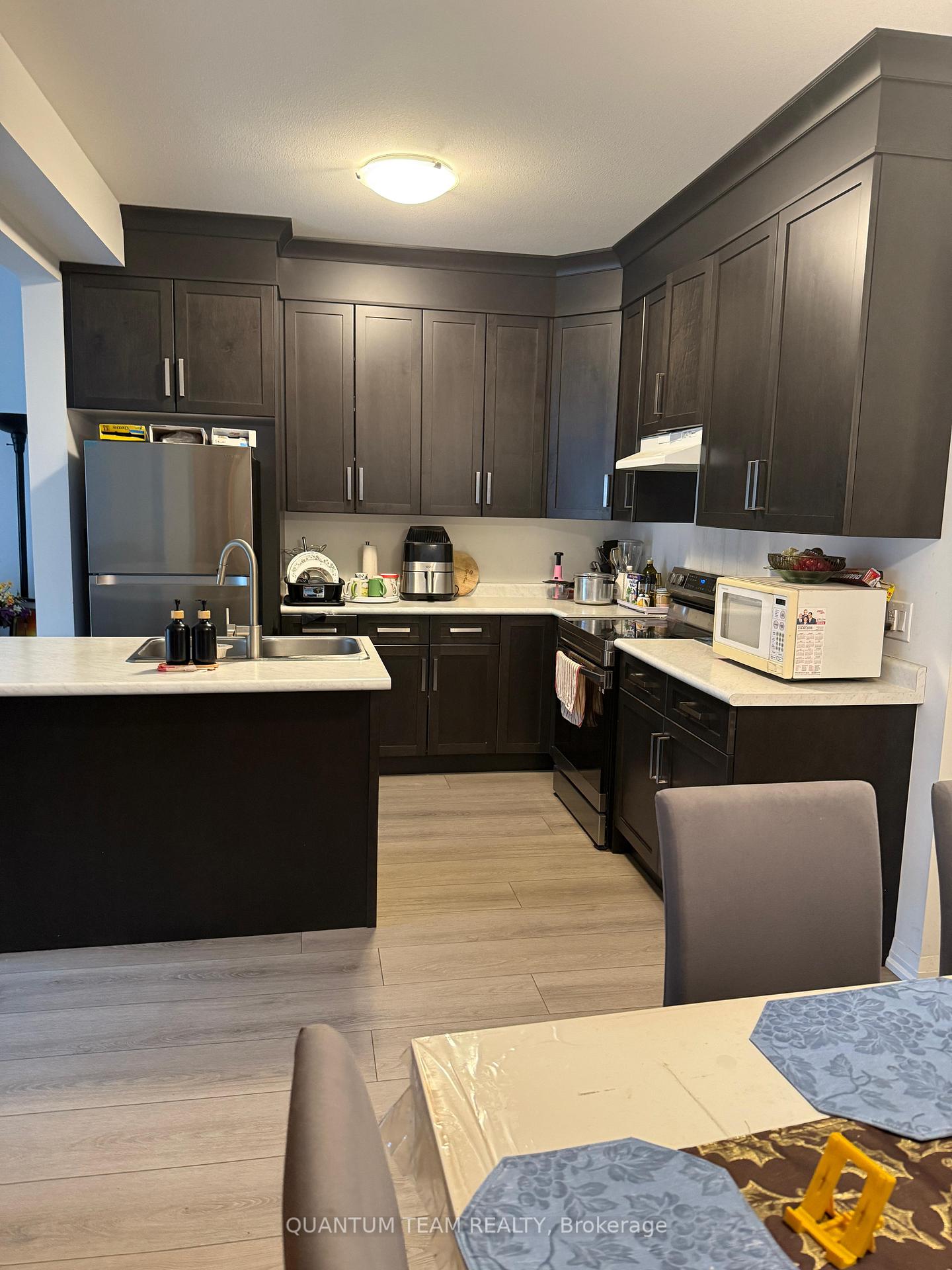 Photo 4 of Unit upper, 9345 White Oak Avenue, Niagara Falls, Lyons Creek — HOMEH