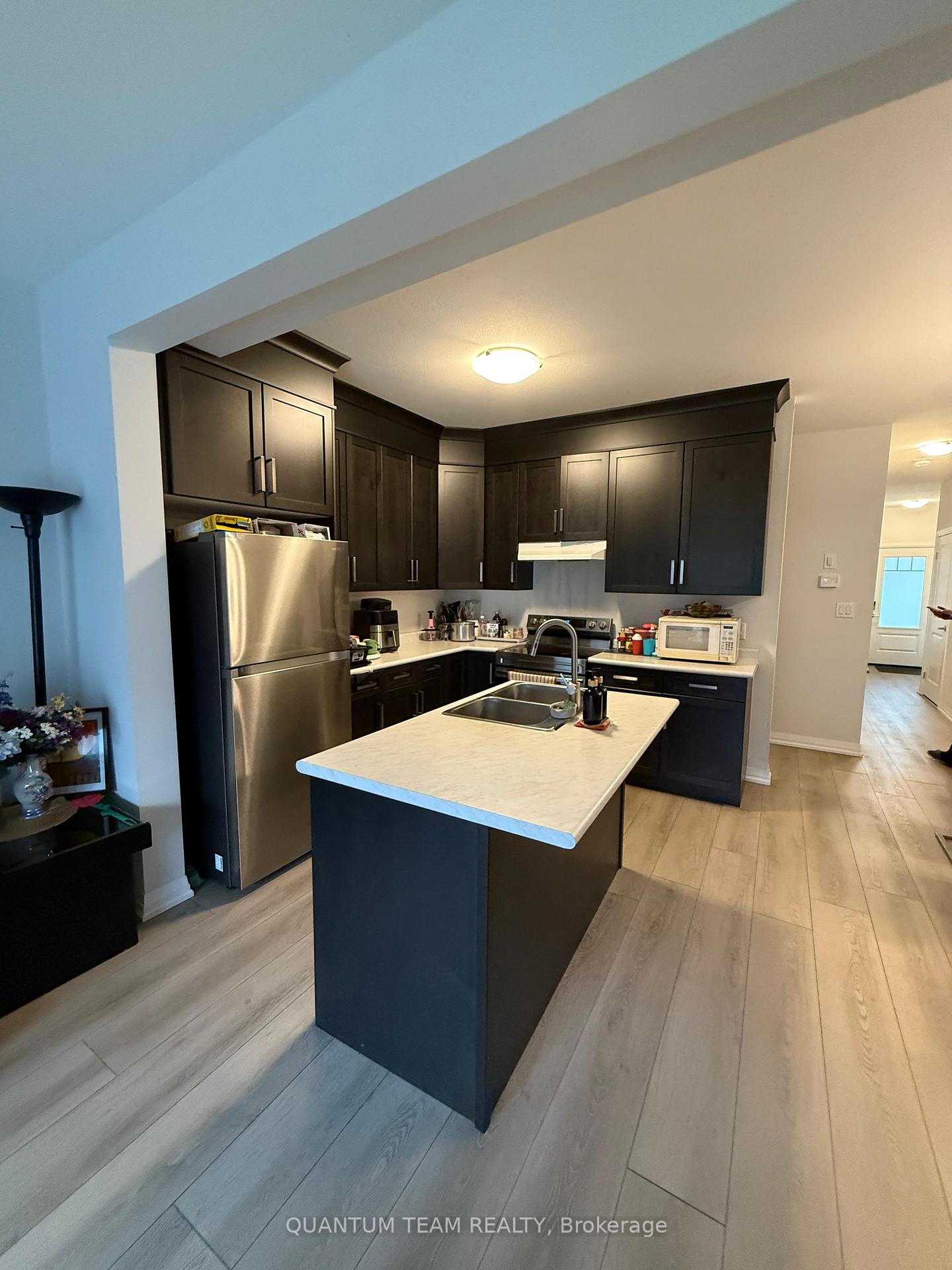 Photo 5 of Unit upper, 9345 White Oak Avenue, Niagara Falls, Lyons Creek — HOMEH