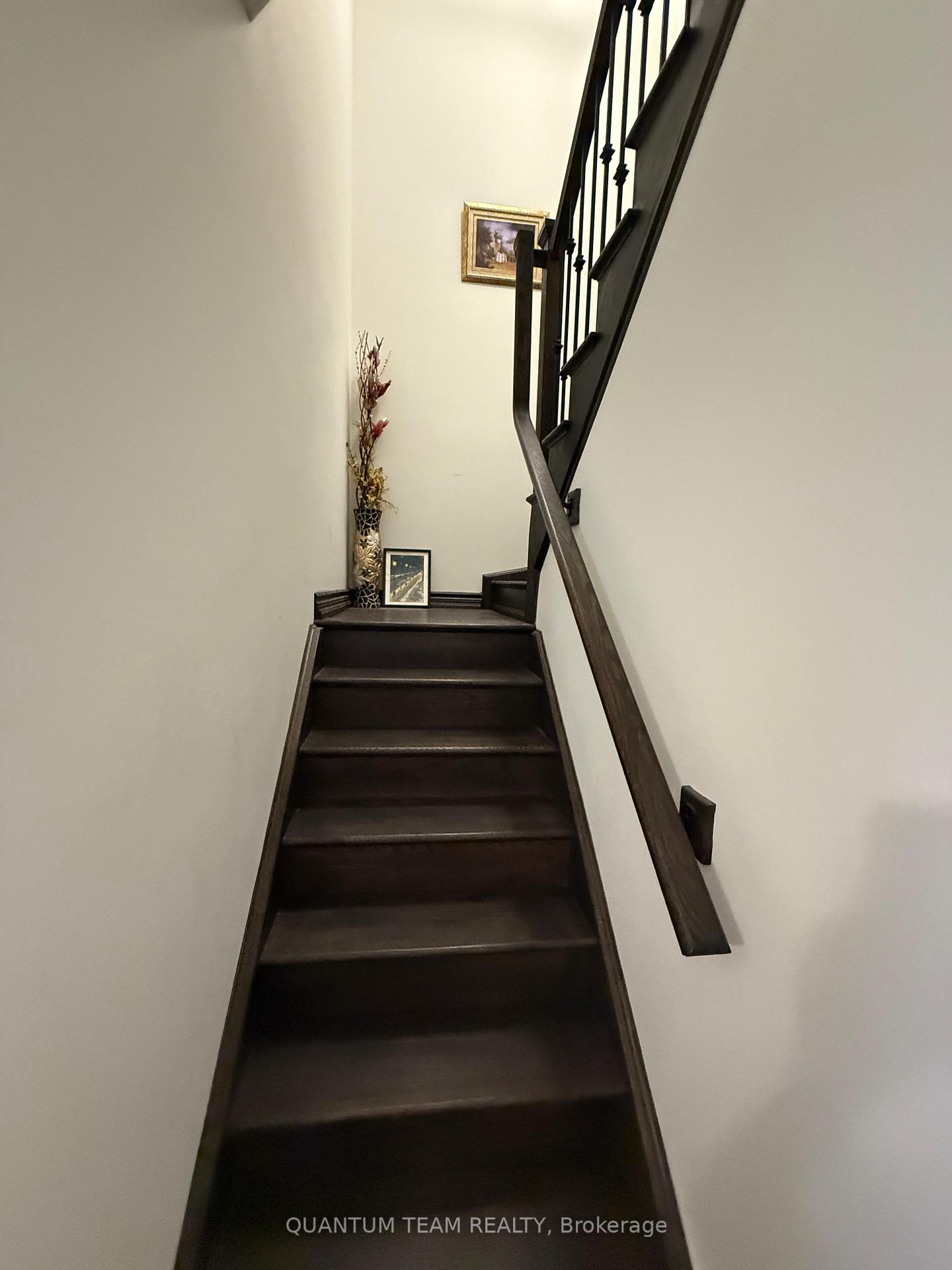 Photo 8 of Unit upper, 9345 White Oak Avenue, Niagara Falls, Lyons Creek — HOMEH