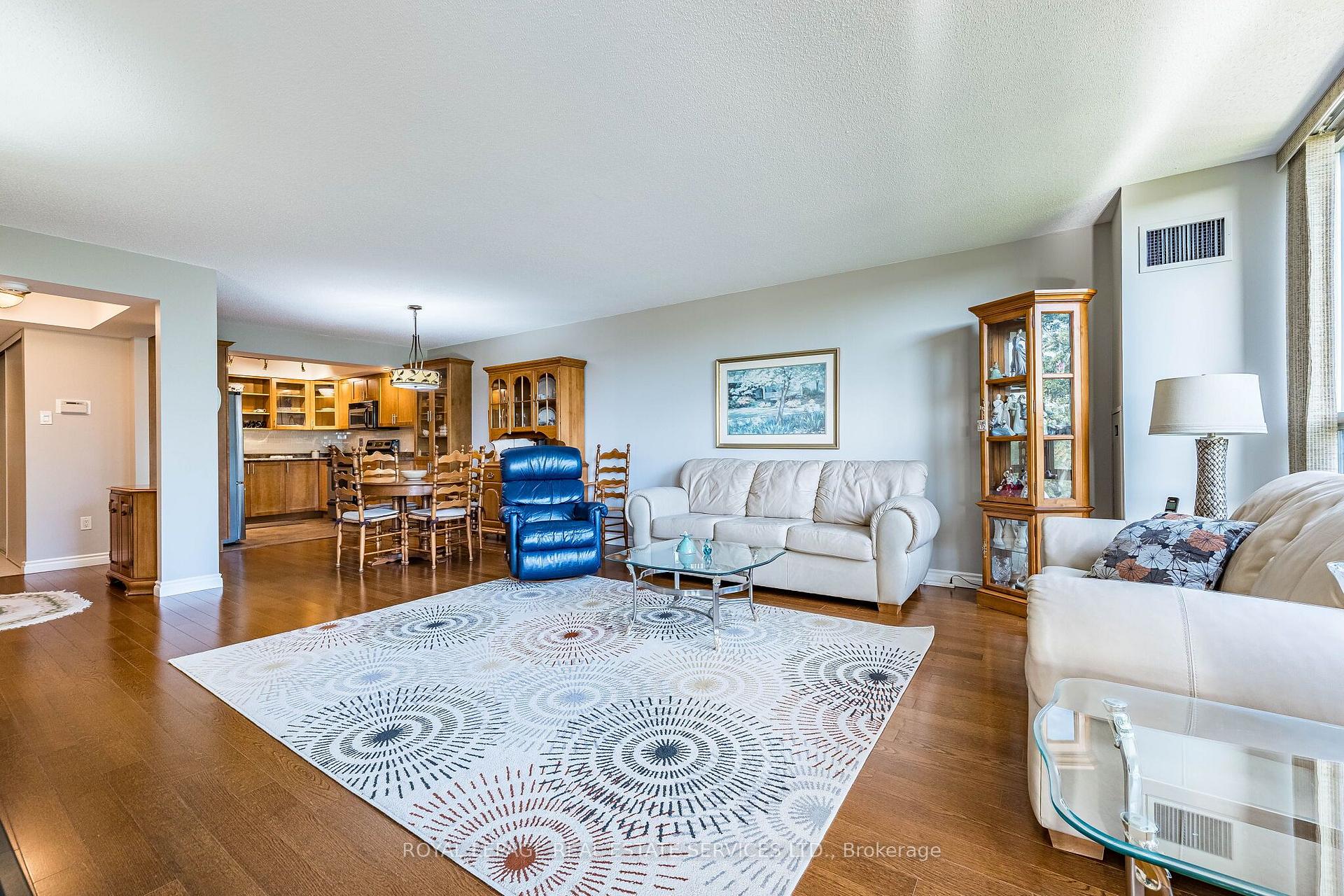 Photo 10 of Unit 402, 310 Mill Street S, Brampton, Brampton South — HOMEH