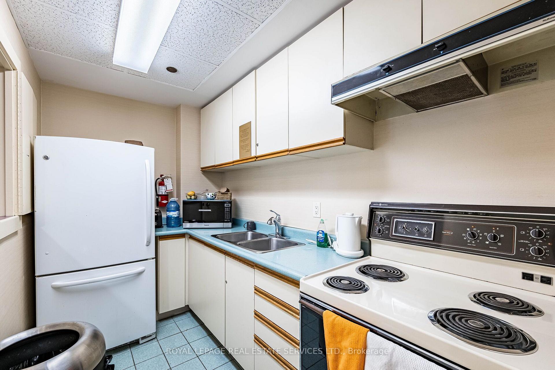 Photo 38 of Unit 402, 310 Mill Street S, Brampton, Brampton South — HOMEH