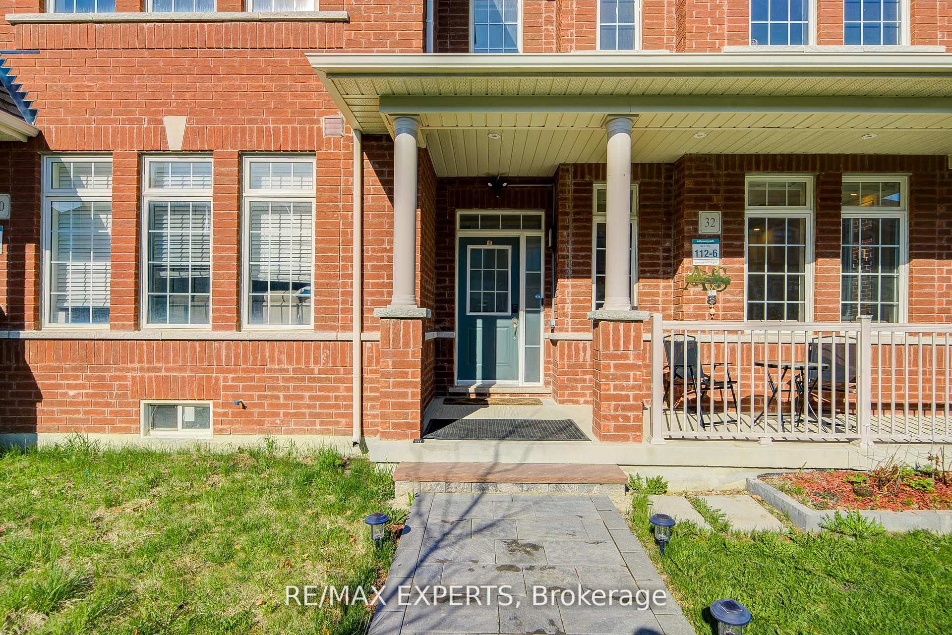 Photo 4 of 32 Walter Proctor Road, East Gwillimbury, Sharon — HOMEH