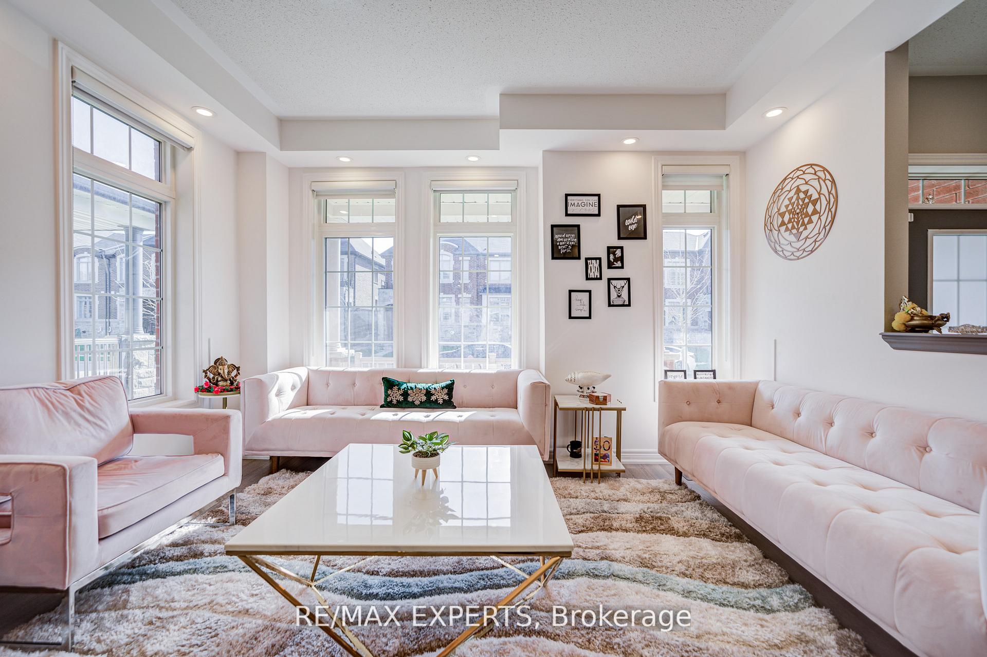Photo 6 of 32 Walter Proctor Road, East Gwillimbury, Sharon — HOMEH