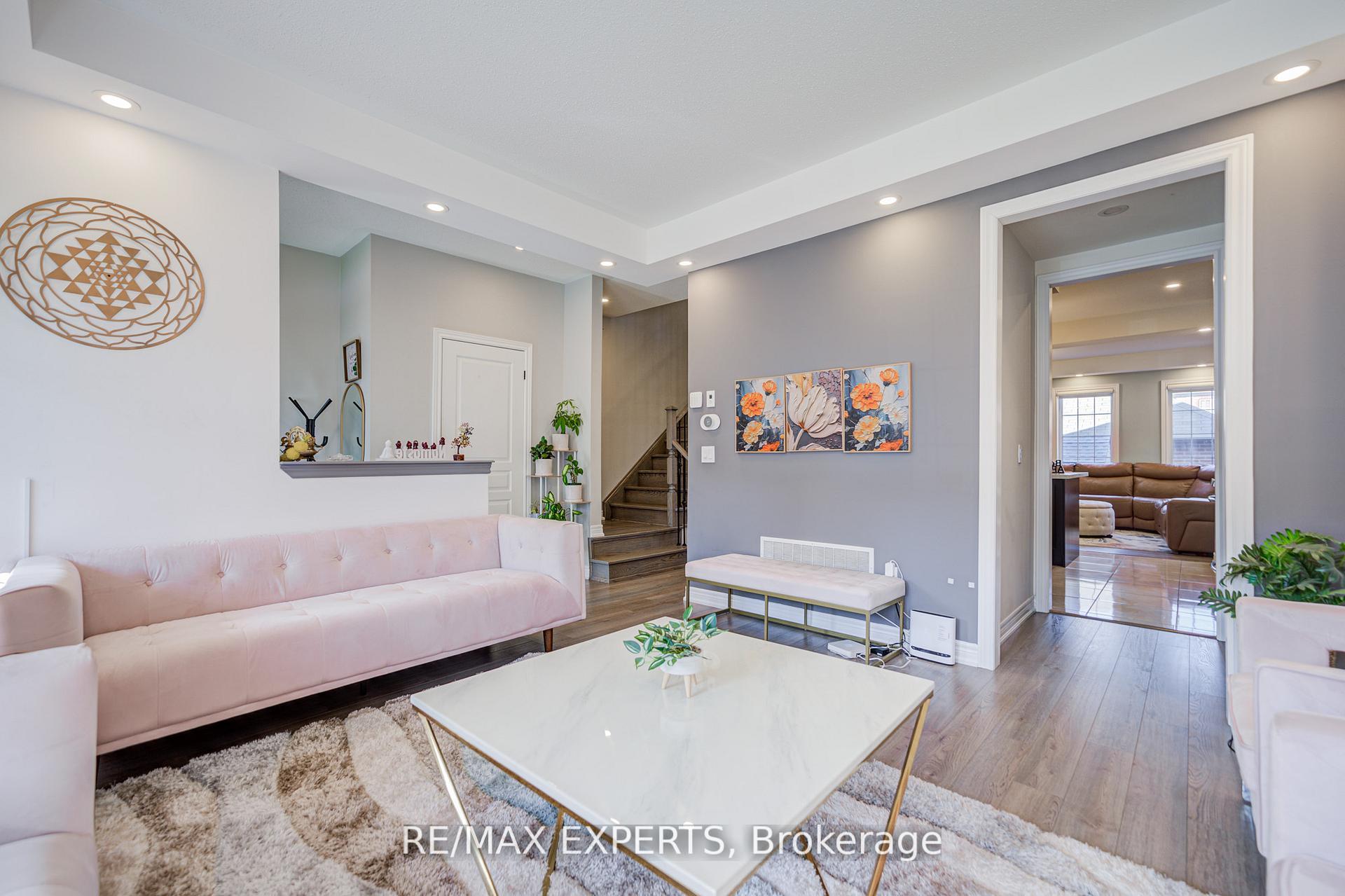 Photo 8 of 32 Walter Proctor Road, East Gwillimbury, Sharon — HOMEH
