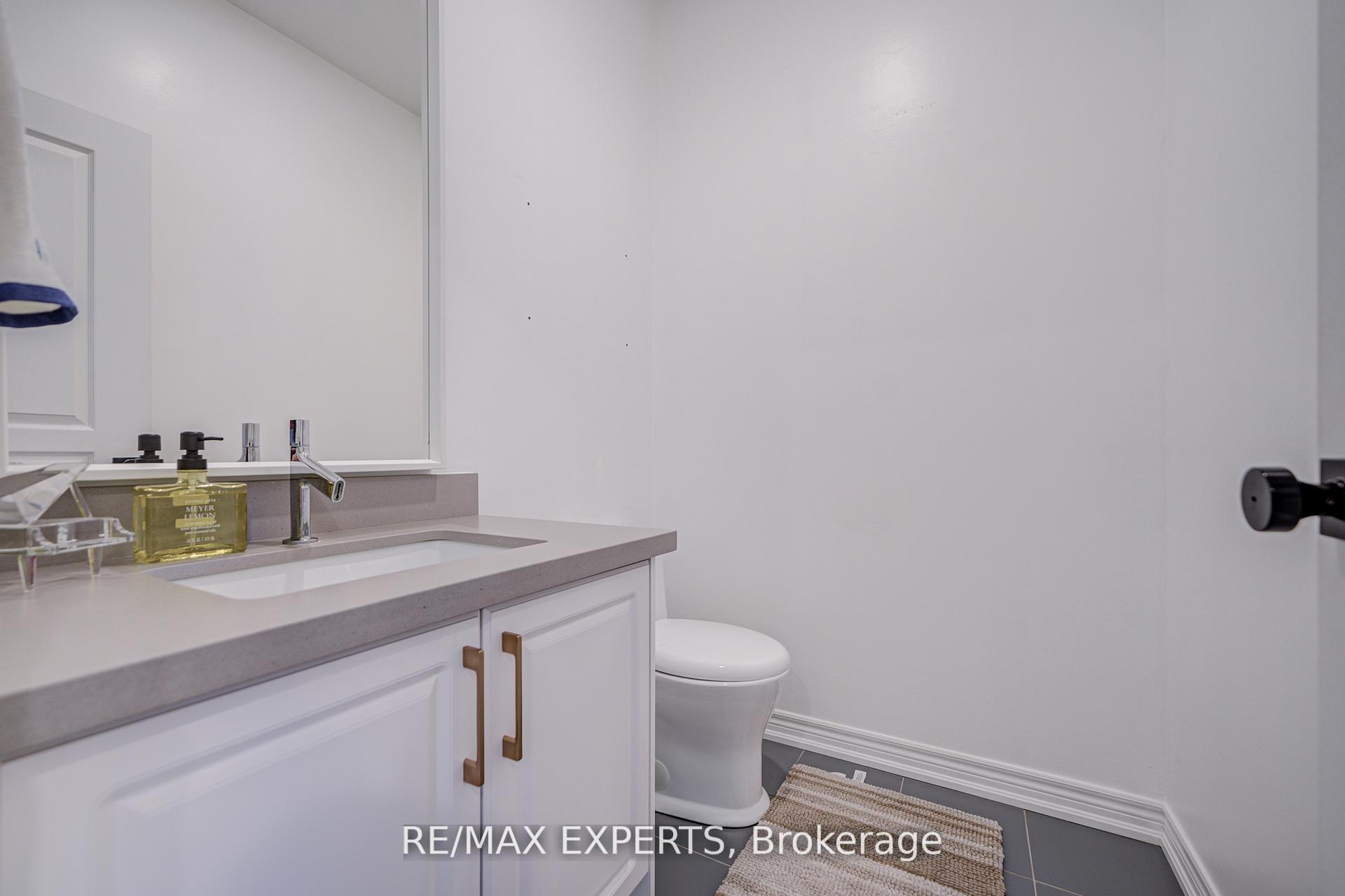 Photo 10 of 32 Walter Proctor Road, East Gwillimbury, Sharon — HOMEH