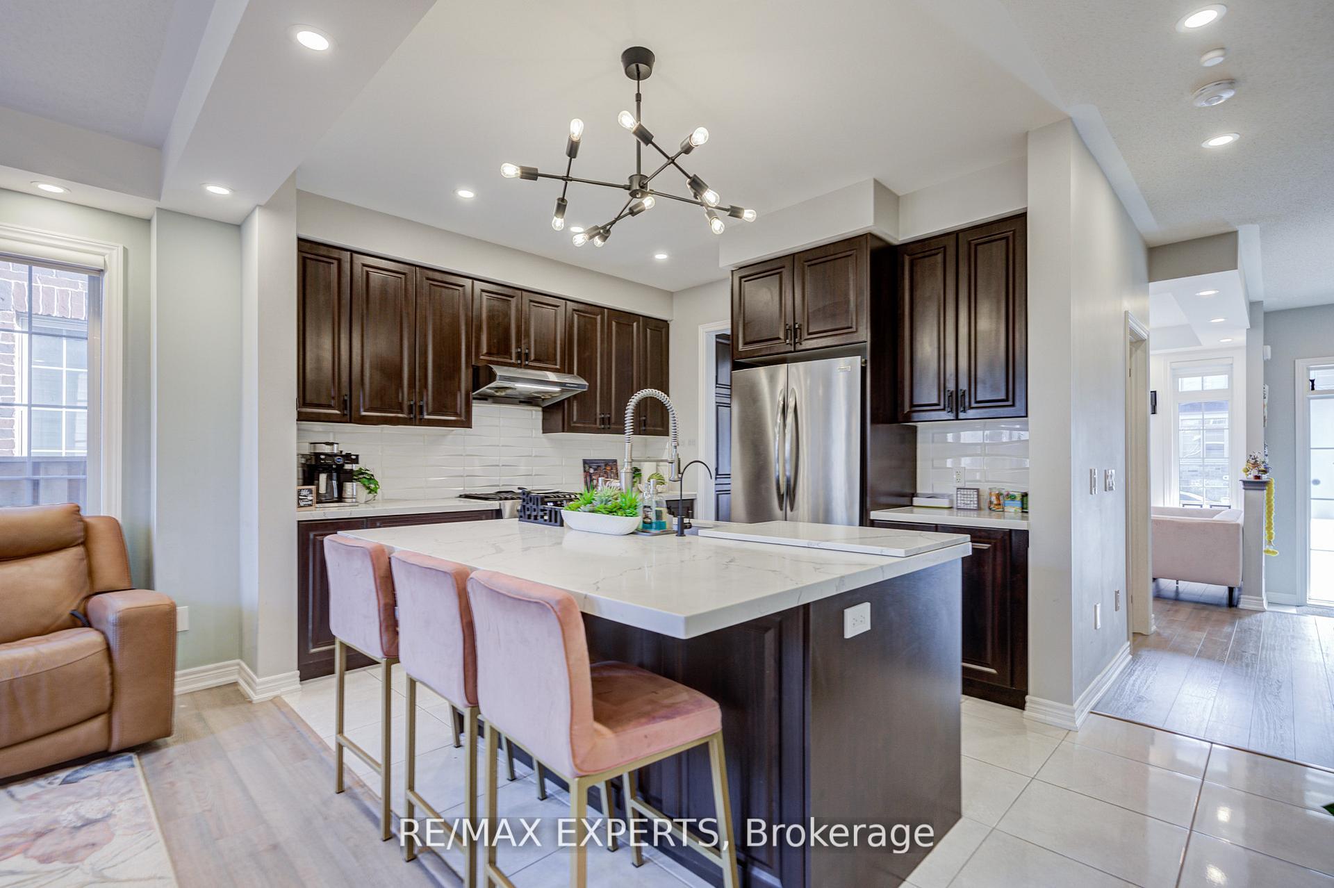 Photo 14 of 32 Walter Proctor Road, East Gwillimbury, Sharon — HOMEH