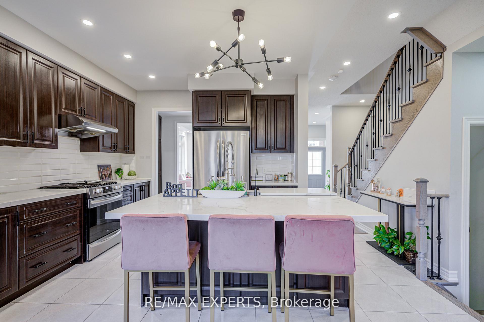 Photo 15 of 32 Walter Proctor Road, East Gwillimbury, Sharon — HOMEH