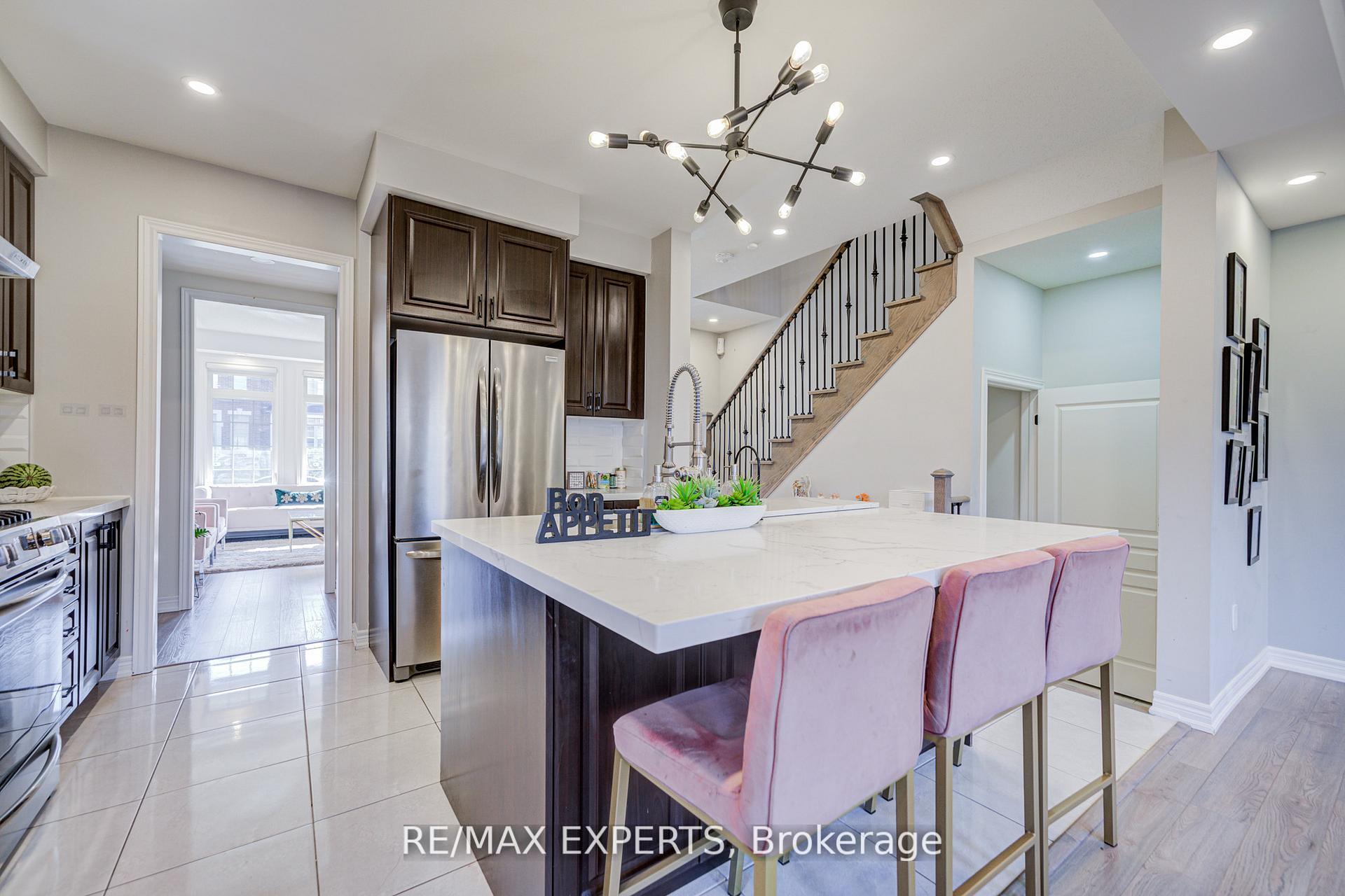 Photo 16 of 32 Walter Proctor Road, East Gwillimbury, Sharon — HOMEH