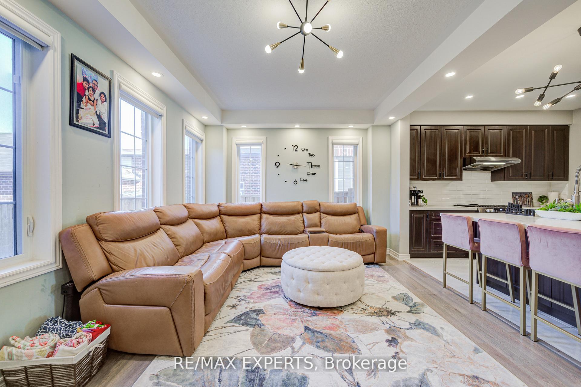 Photo 21 of 32 Walter Proctor Road, East Gwillimbury, Sharon — HOMEH