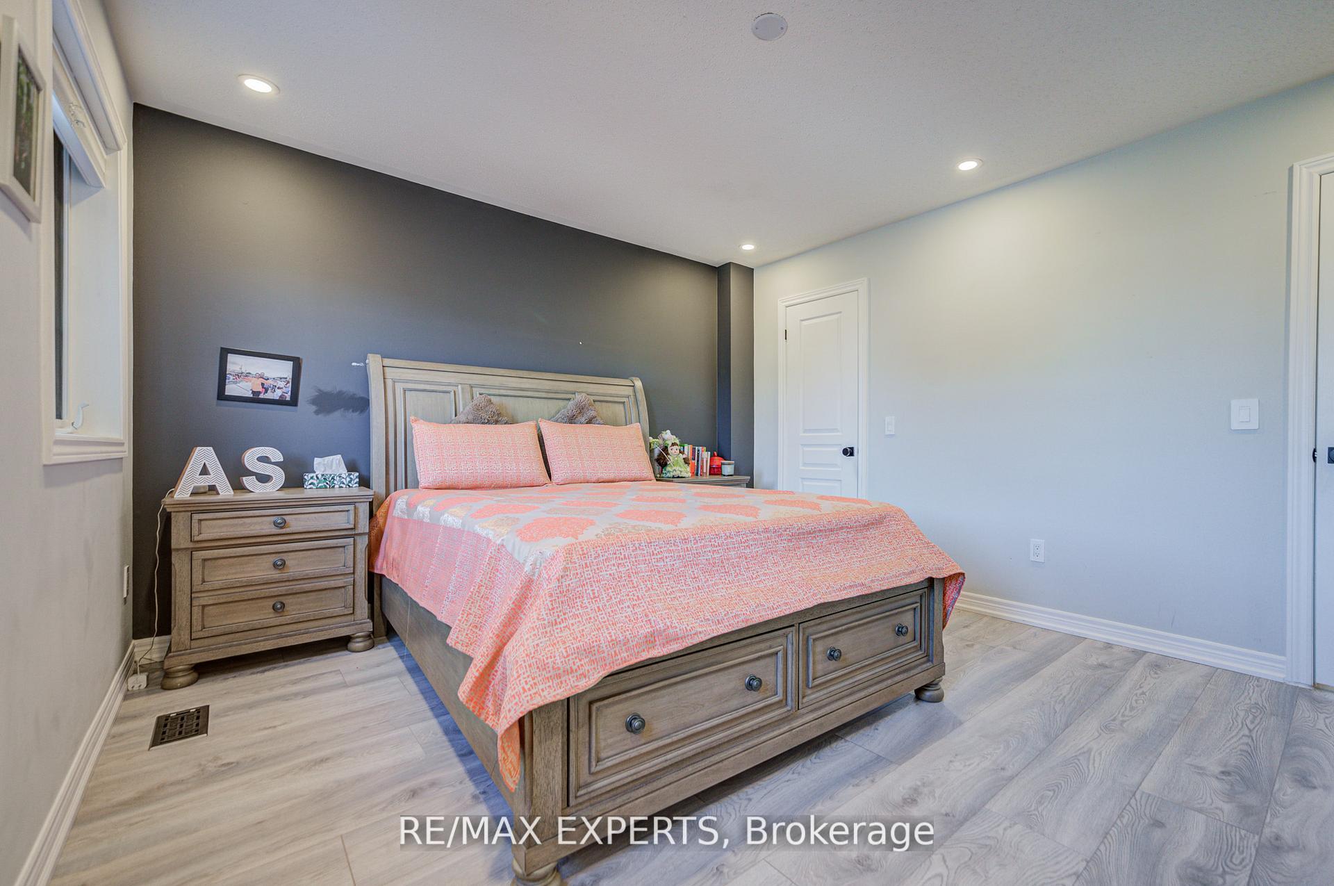 Photo 27 of 32 Walter Proctor Road, East Gwillimbury, Sharon — HOMEH